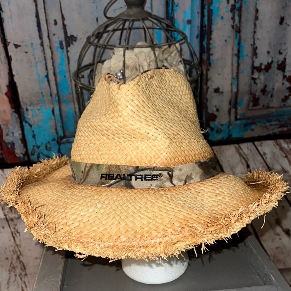 Paramount Outdoors Realtree Straw Cowboy or garden hat Camo Band - Shaggy Seams